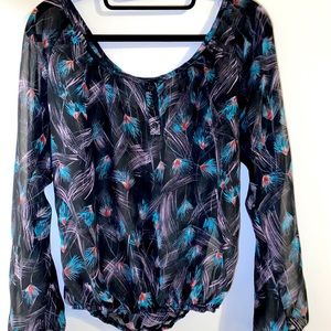Beautiful Women’s Dress Blouse LOVE SQUARED